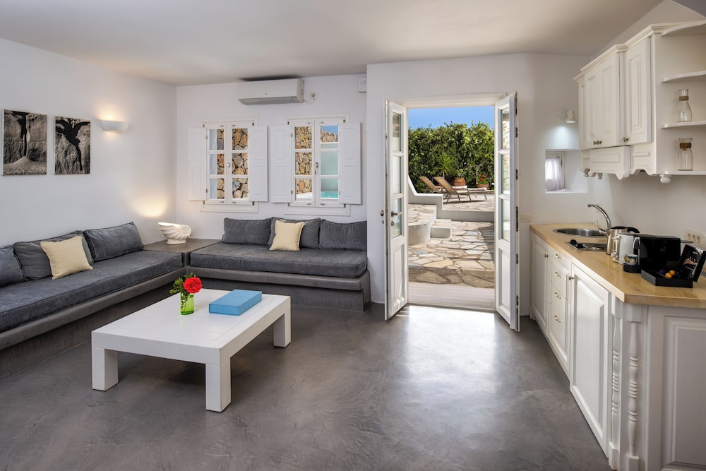 Anema Boutique Hotel & Villas 52/72