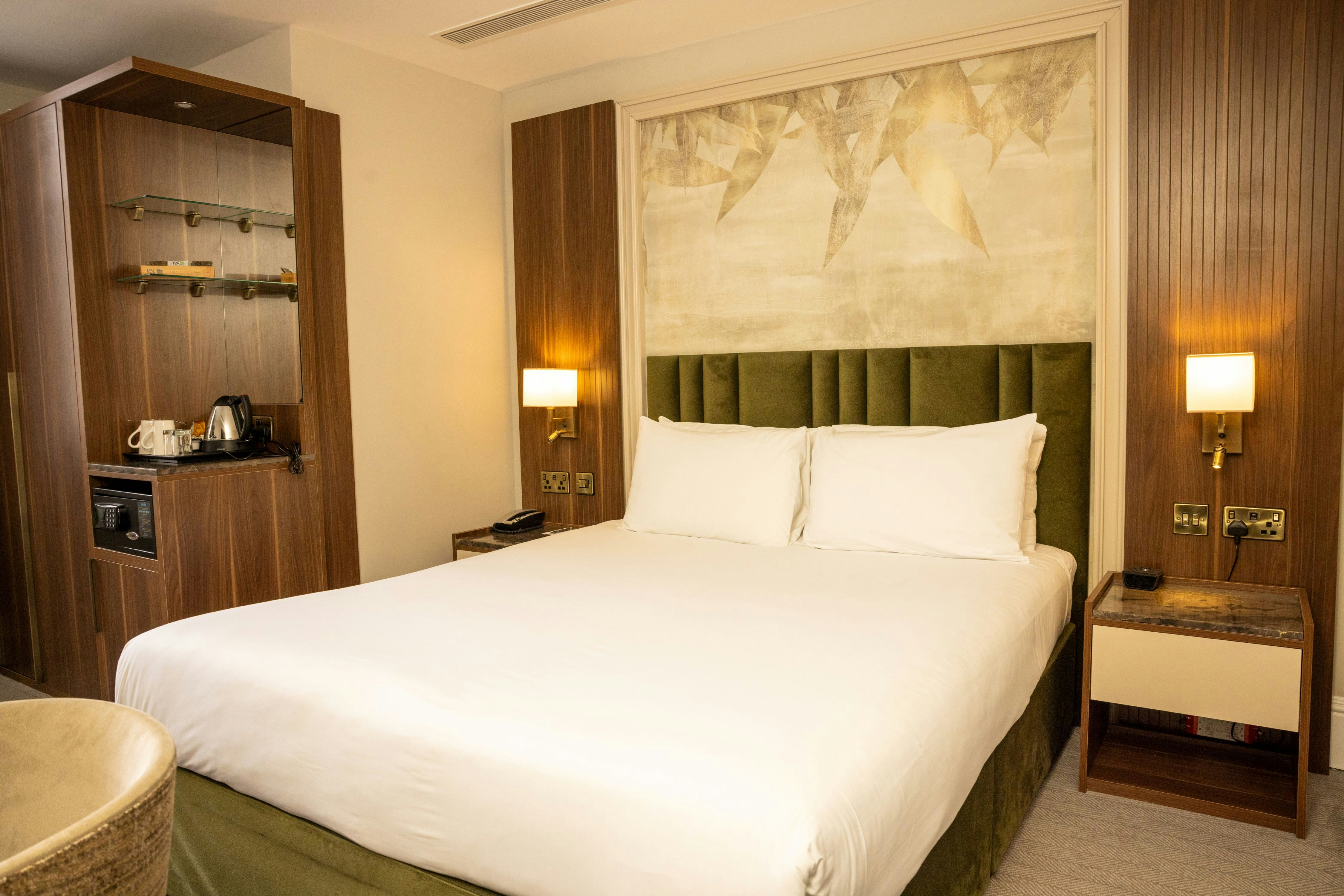 غرفة بسرير مزدوج، Dover Marina Hotel & Spa, Tapestry Collection by Hilton 8/10