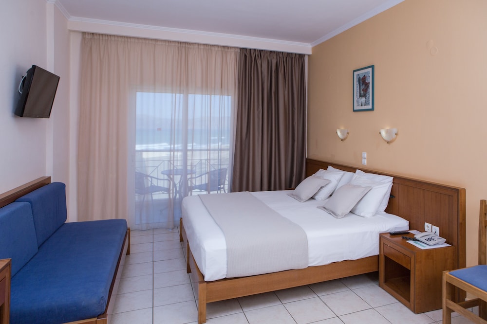 STANDARD, PARTIAL SEA VIEW