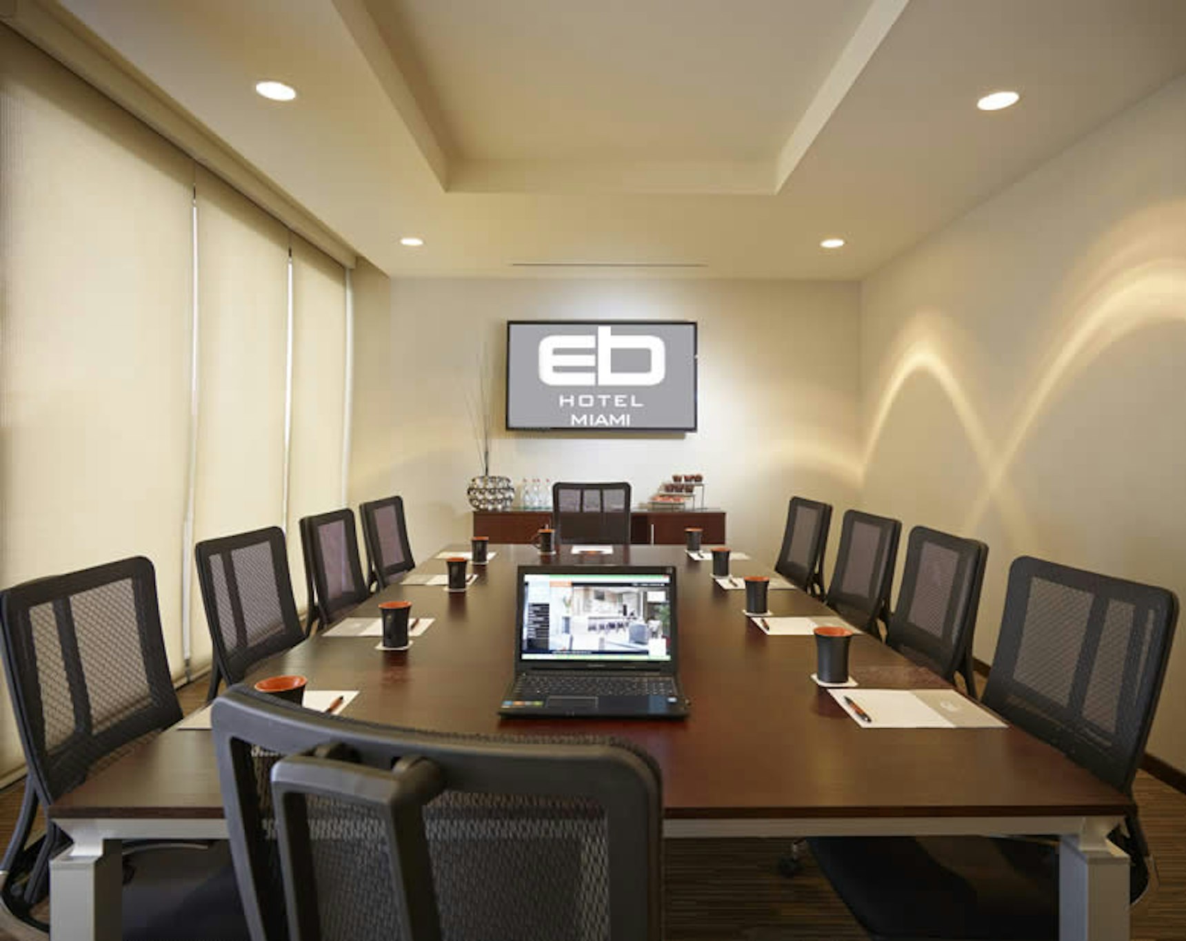 EB Hotel Miami 46/54