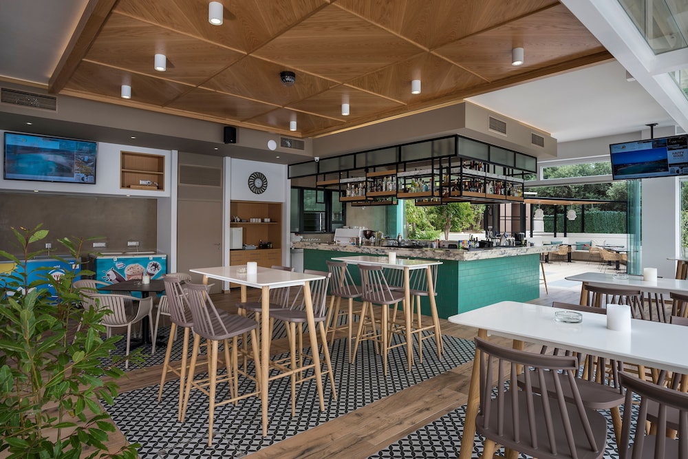 Atrion Resort Hotel 31/45