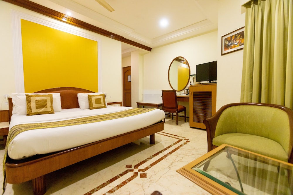 Garden Hotel 24/50