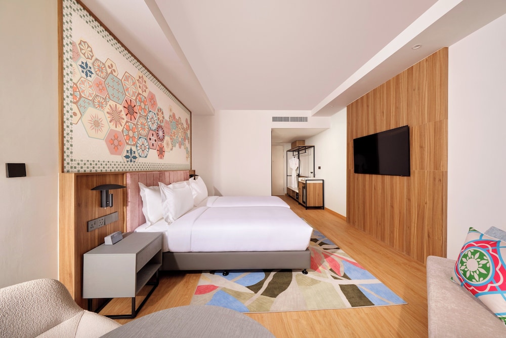 Social, Twin Beds