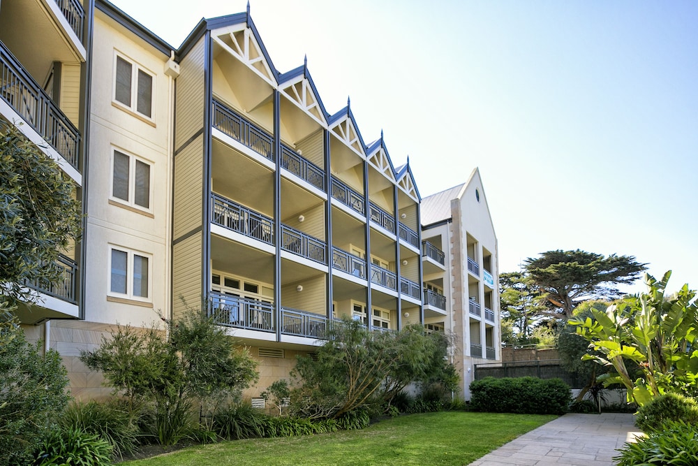 PORTSEA VILLAGE RESORT 6/69