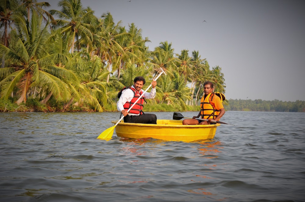 Lake Palace Hotel Trivandrum 34/44