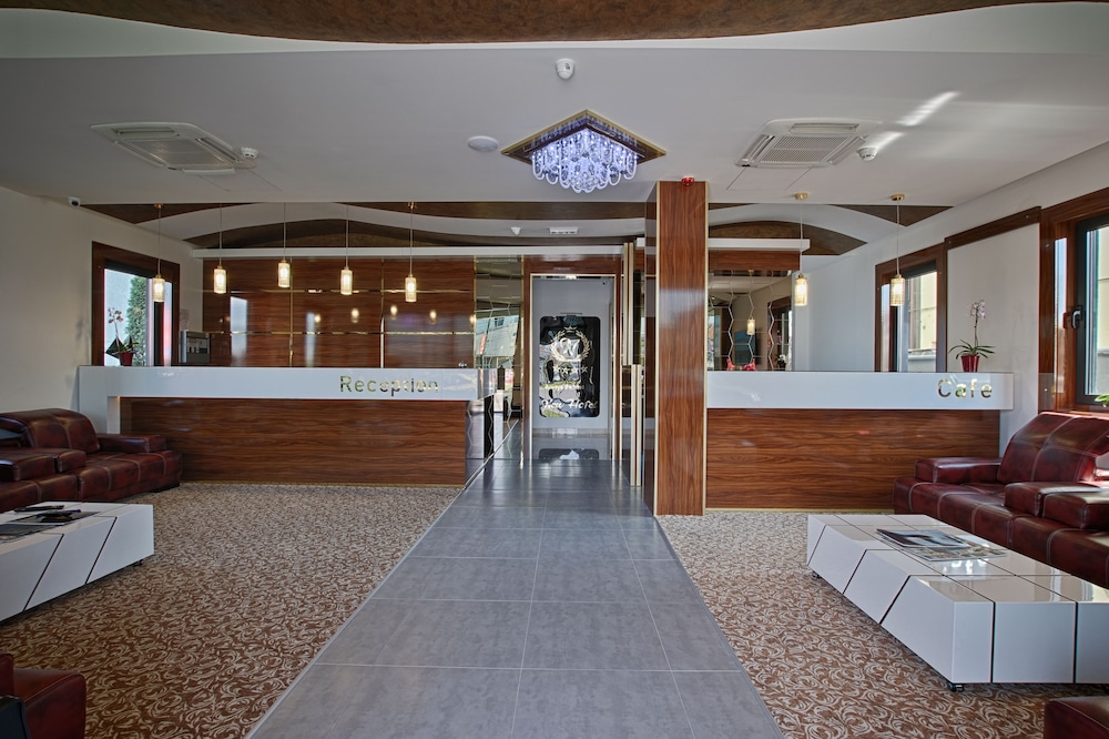New Hotel 4/40