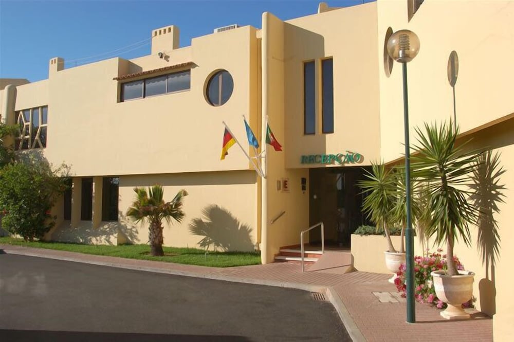 Praia Da Lota Resort Apartments 77/85