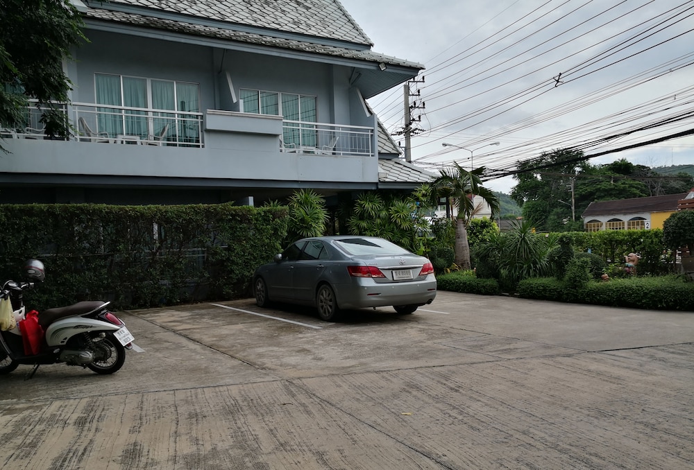 Baan Suksiri Hotel 24/36