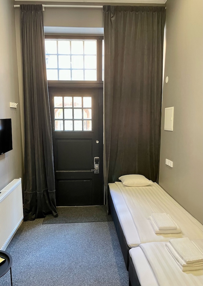 Unique Hotel 23/77