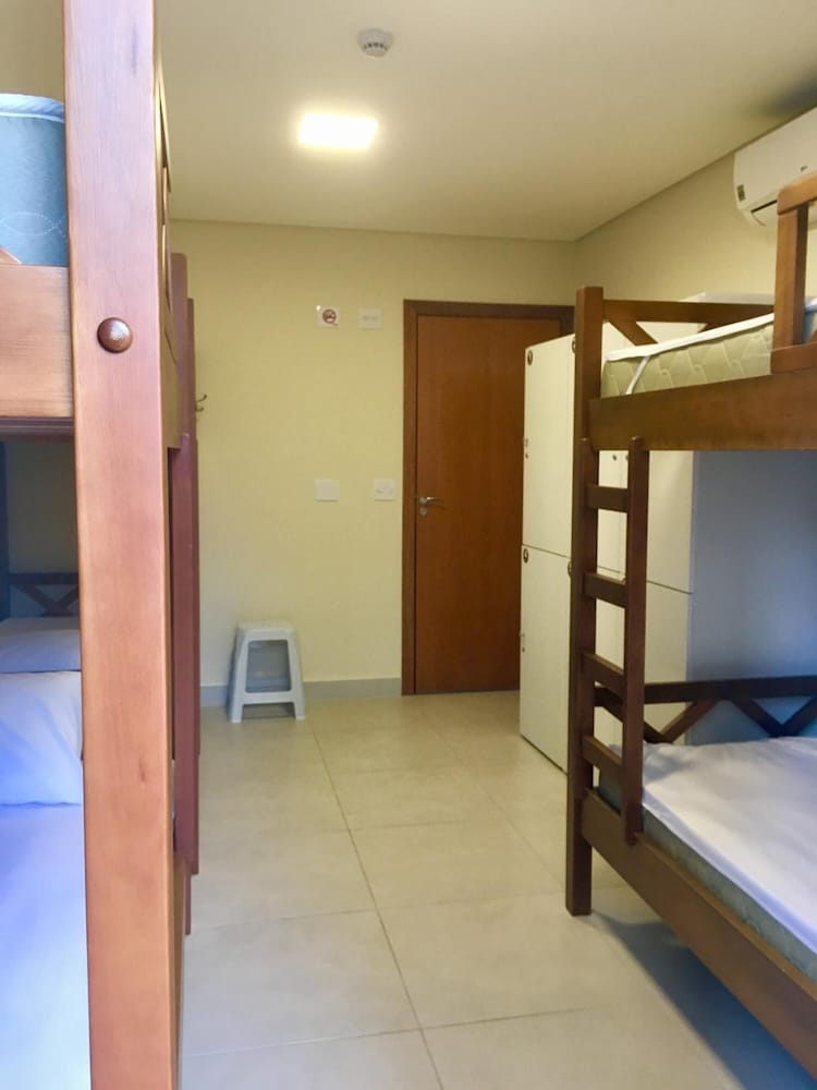 Tapera Hostel 24/50