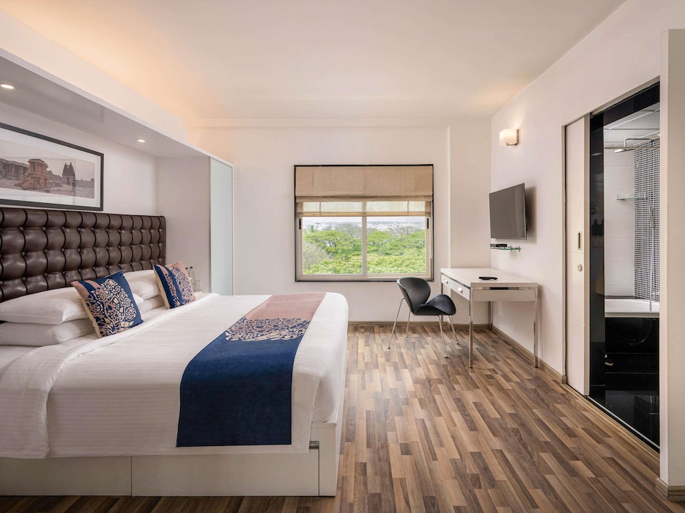 1 BEDROOM, SUITE, NO BALCONY