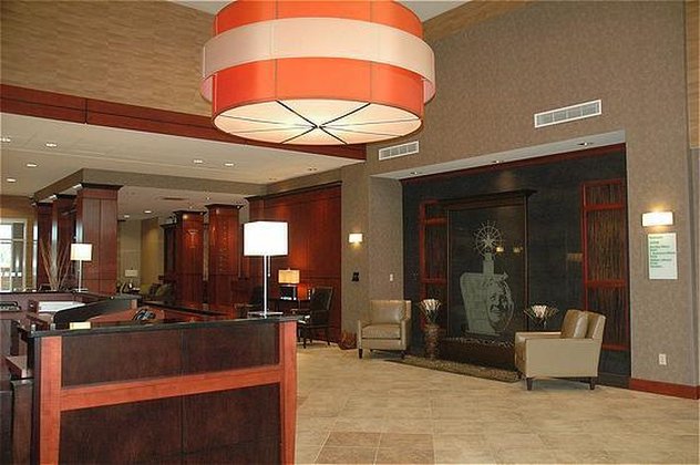 Holiday Inn Suites Memphis Wolfchase Galleria 16/79