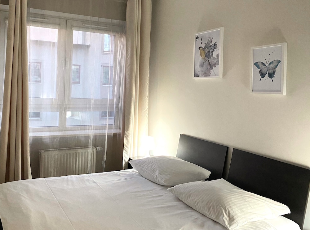 2 BEDROOMS, DELUXE, APARTMENT