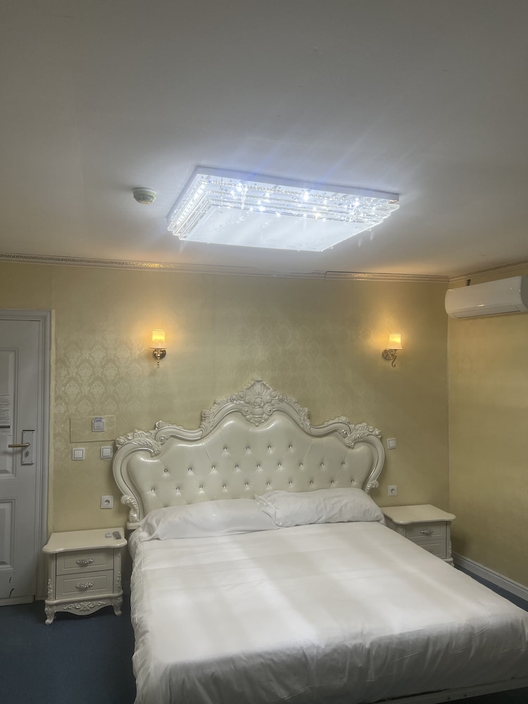 Hotel Aviacion 25/53
