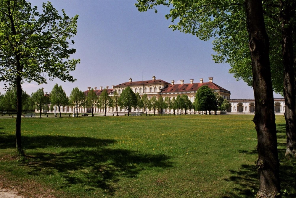 Hotel Blauer Karpfen 43/49