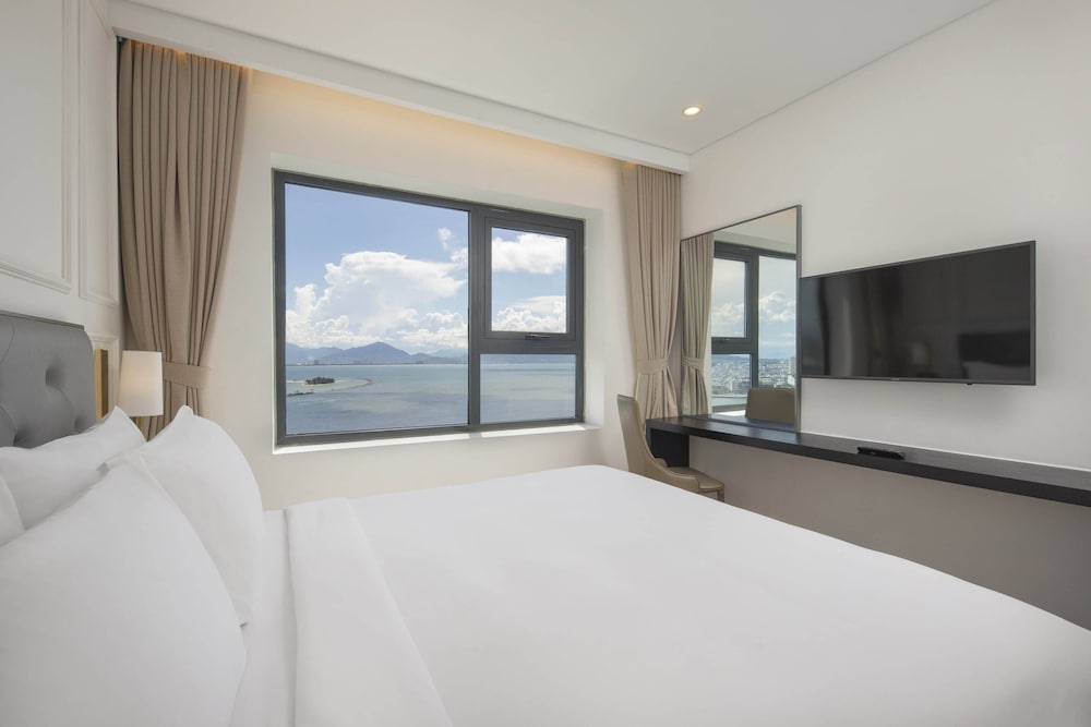 Wyndham Danang Golden Bay 12/50