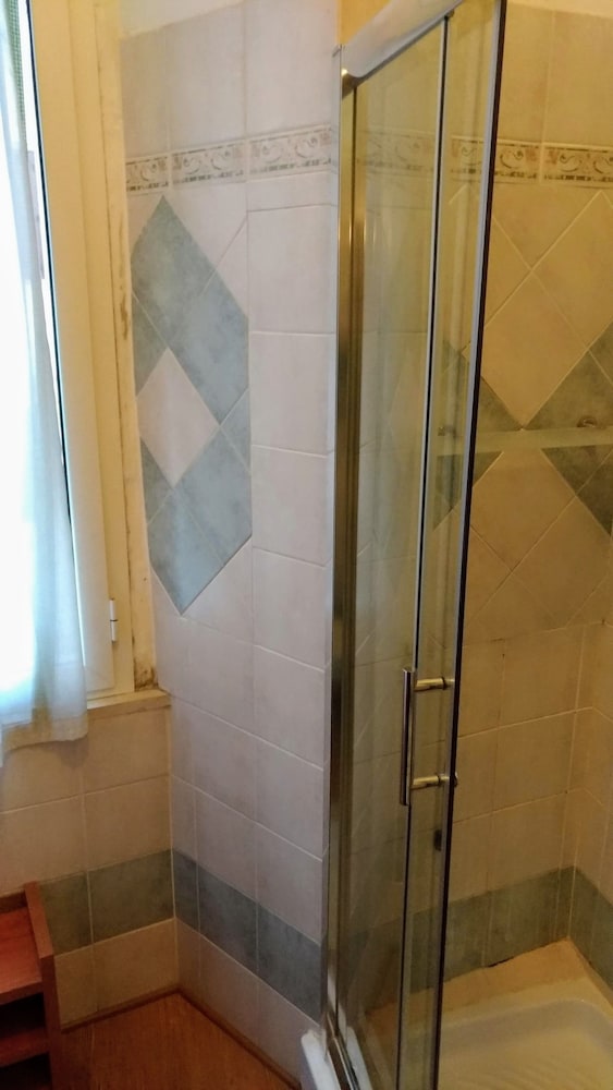 Nicolas Inn 32/50
