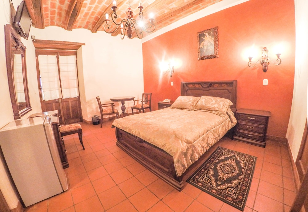 Hotel Monasterio 16/50