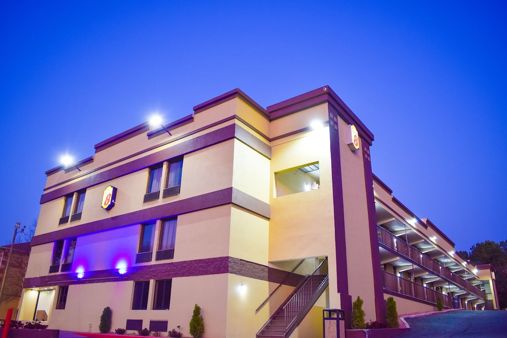 Super 8 by Wyndham Raleigh Downtown 1/26