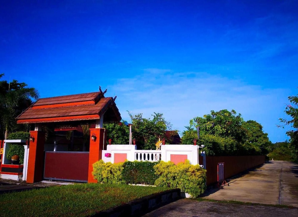 Khum Nakhon Hotel 6/47