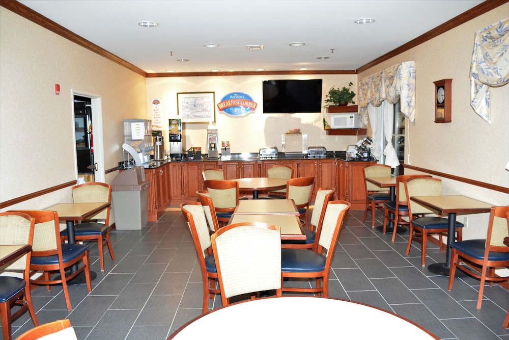 Baymont by Wyndham Waterford/Burlington WI 36/43
