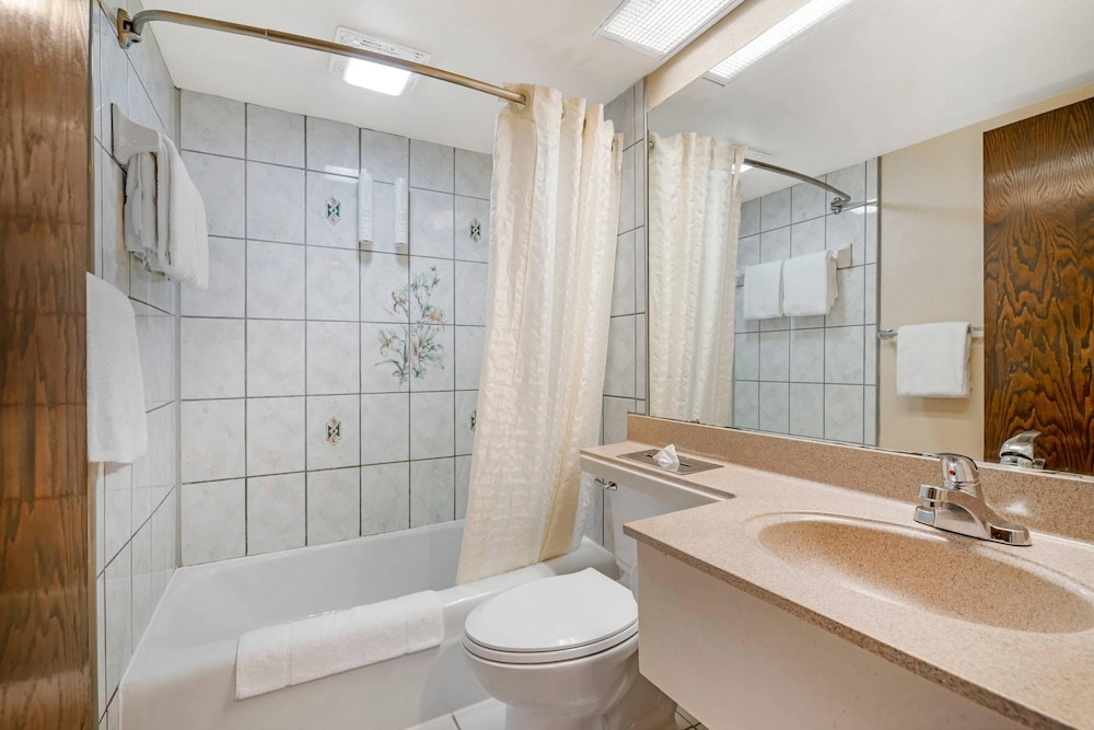 Fairway Inn and Suites Mishicot - Wi 49/50