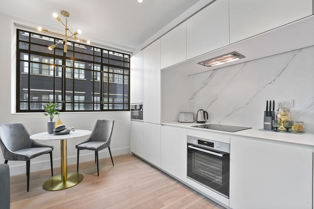 Whitfield Street Residences by Aeria Apartments 42/50
