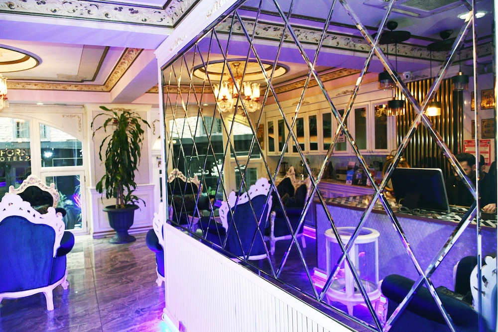 LEYENDA HOTEL 4/50