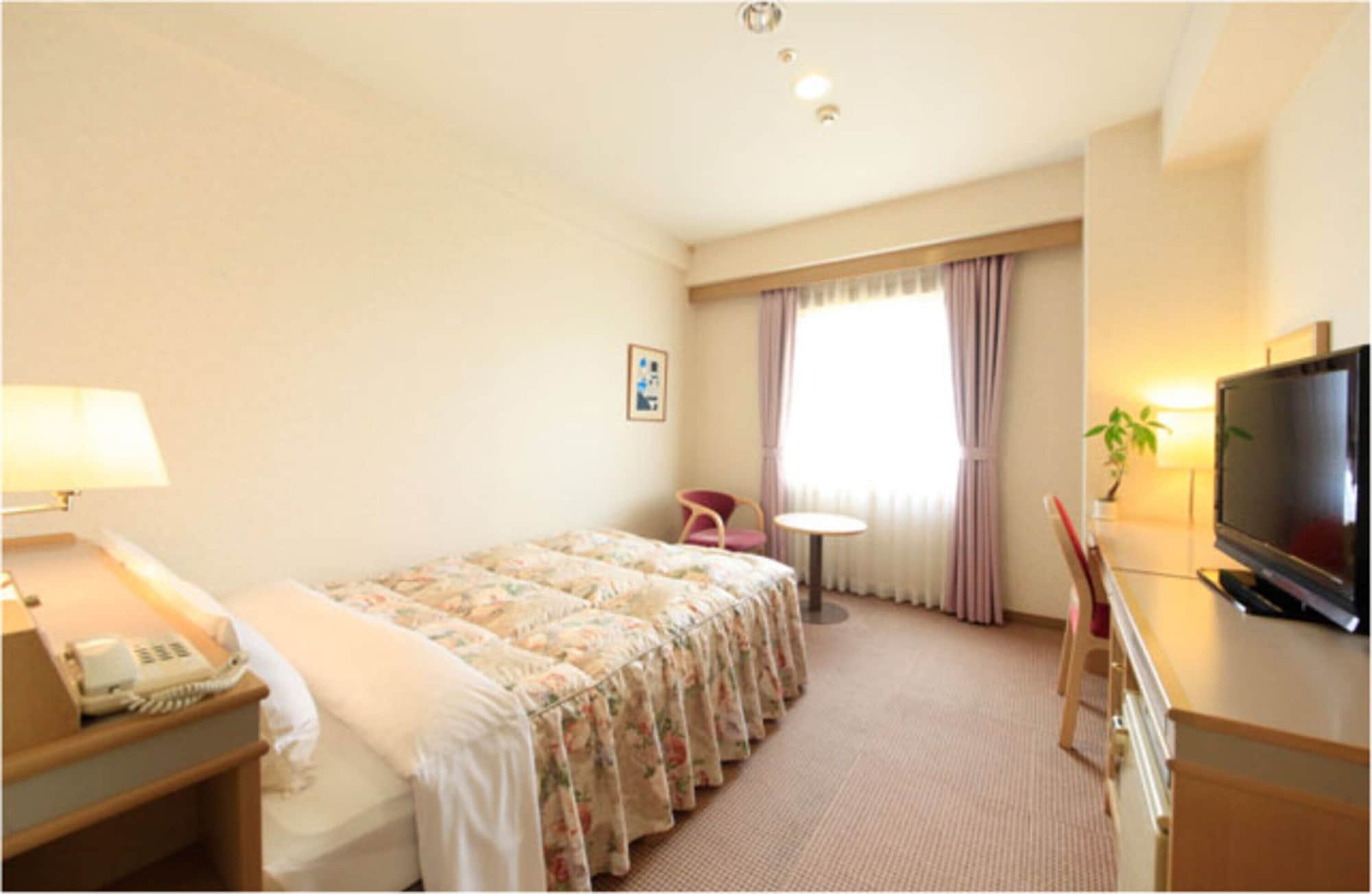 ROOM, DOUBLE BED, SMOKING