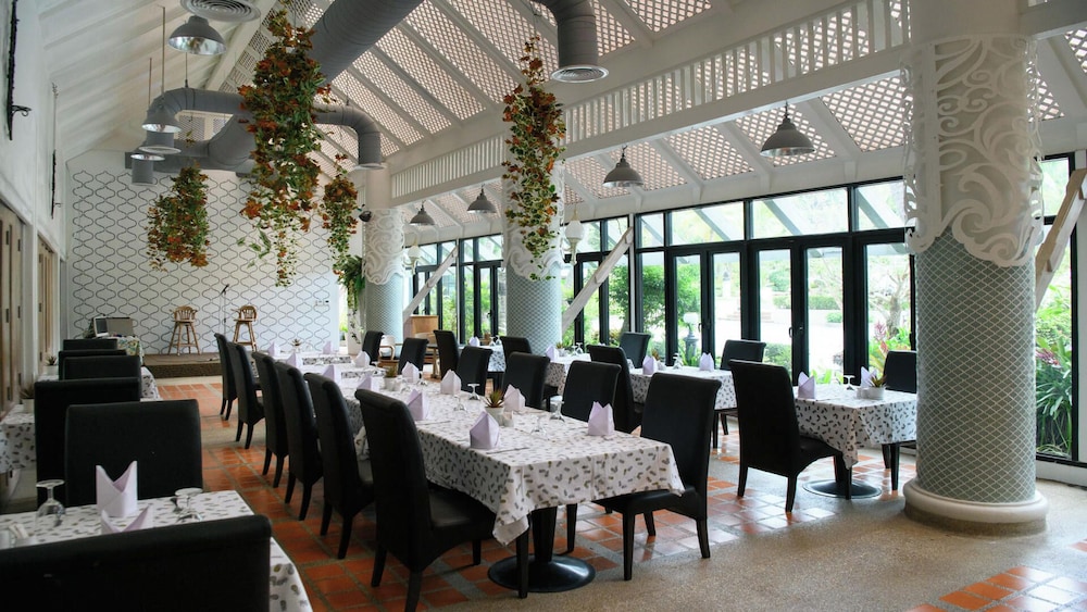 Cha-da Thai Village Resort 49/72