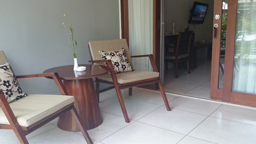 Ayom Suite 5/44