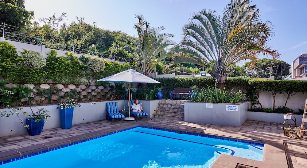 The Hamptons Guest House 39/50