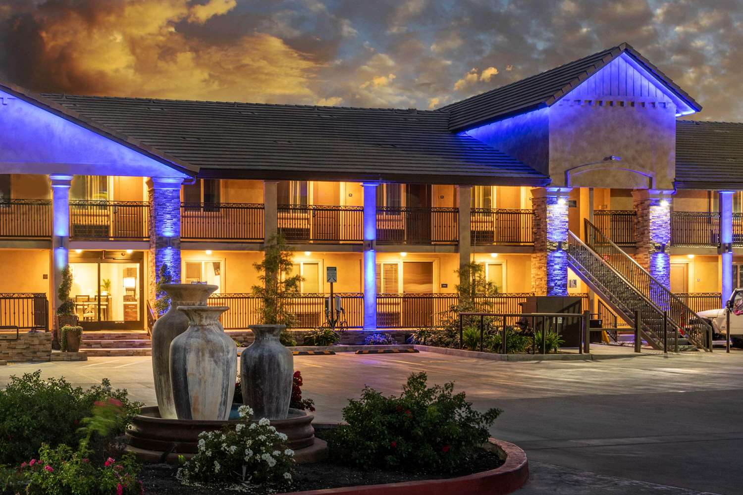 Days Inn by Wyndham Galt/Elk Grove South 2/41