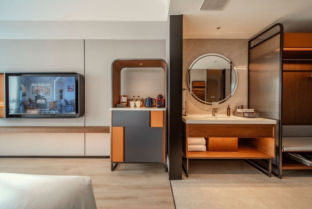 UrCove by Hyatt Chengdu Wenshufang Chunxi Road 42/50