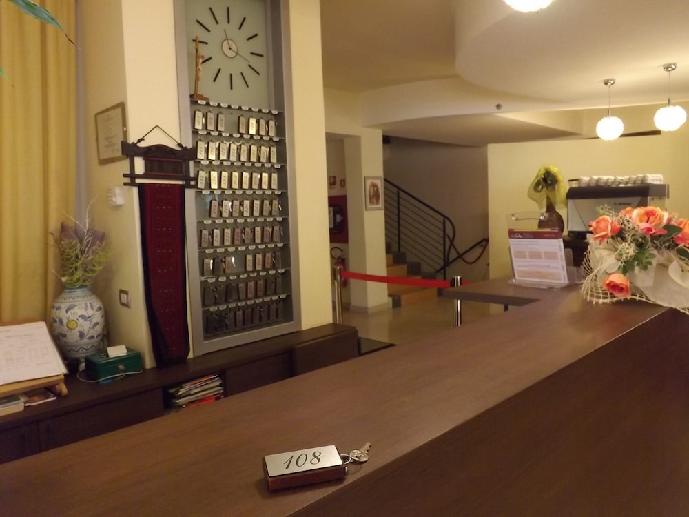 Mimosa Hotel 49/50