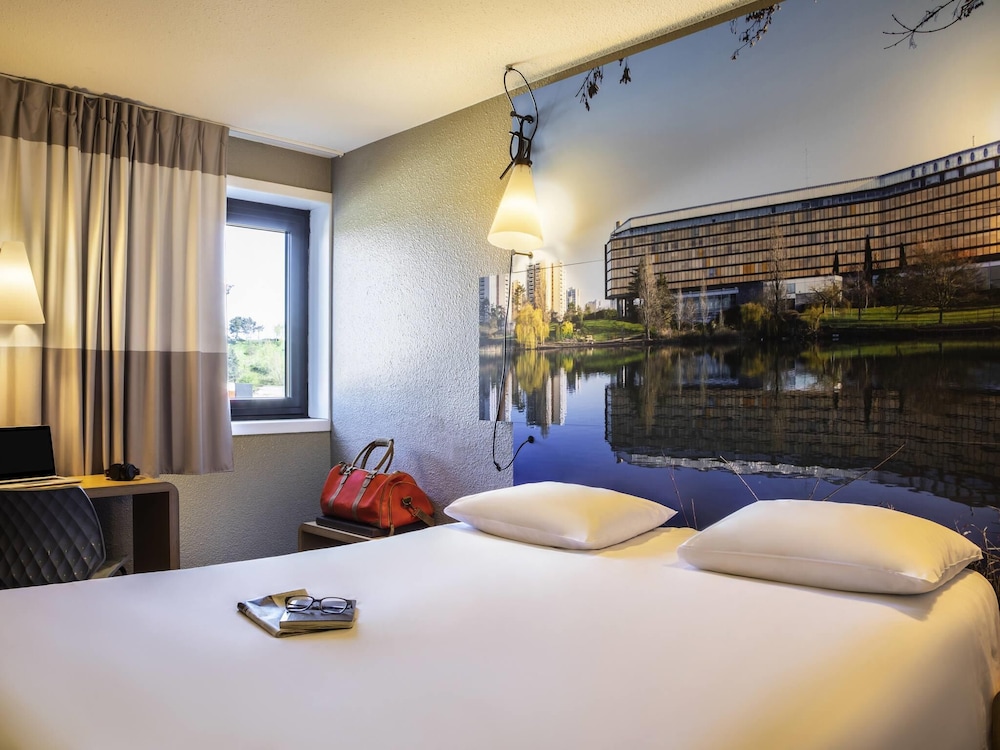 Ibis Creteil 26/68