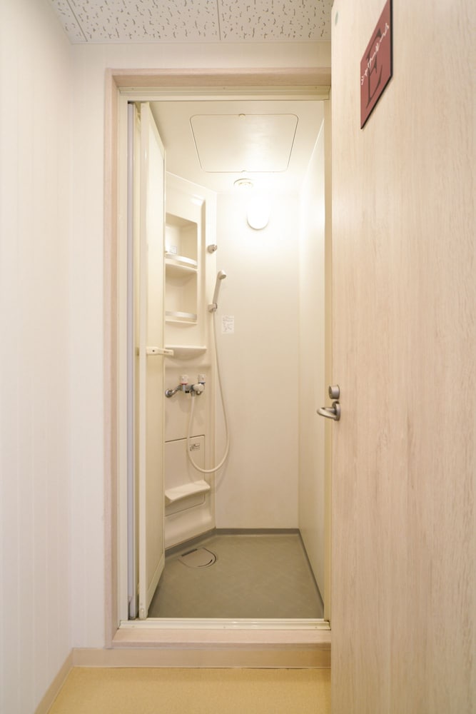 1 Night 1980 Hostel Tokyo 22/50