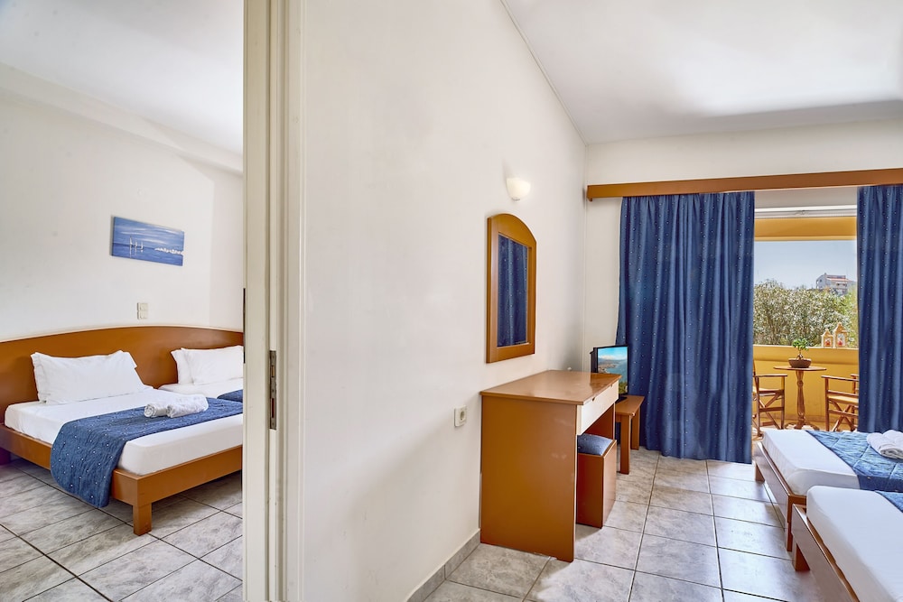 Pegasus Hotel 8/50