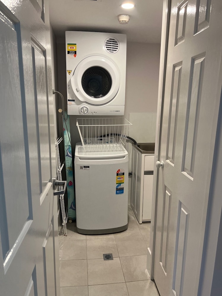 WHITE CREST LUXURY APARTMENTS 17/50