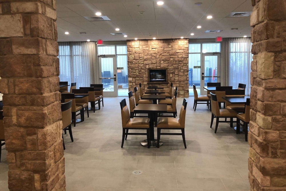 Hawthorn Suites by Wyndham Monahans 10/15