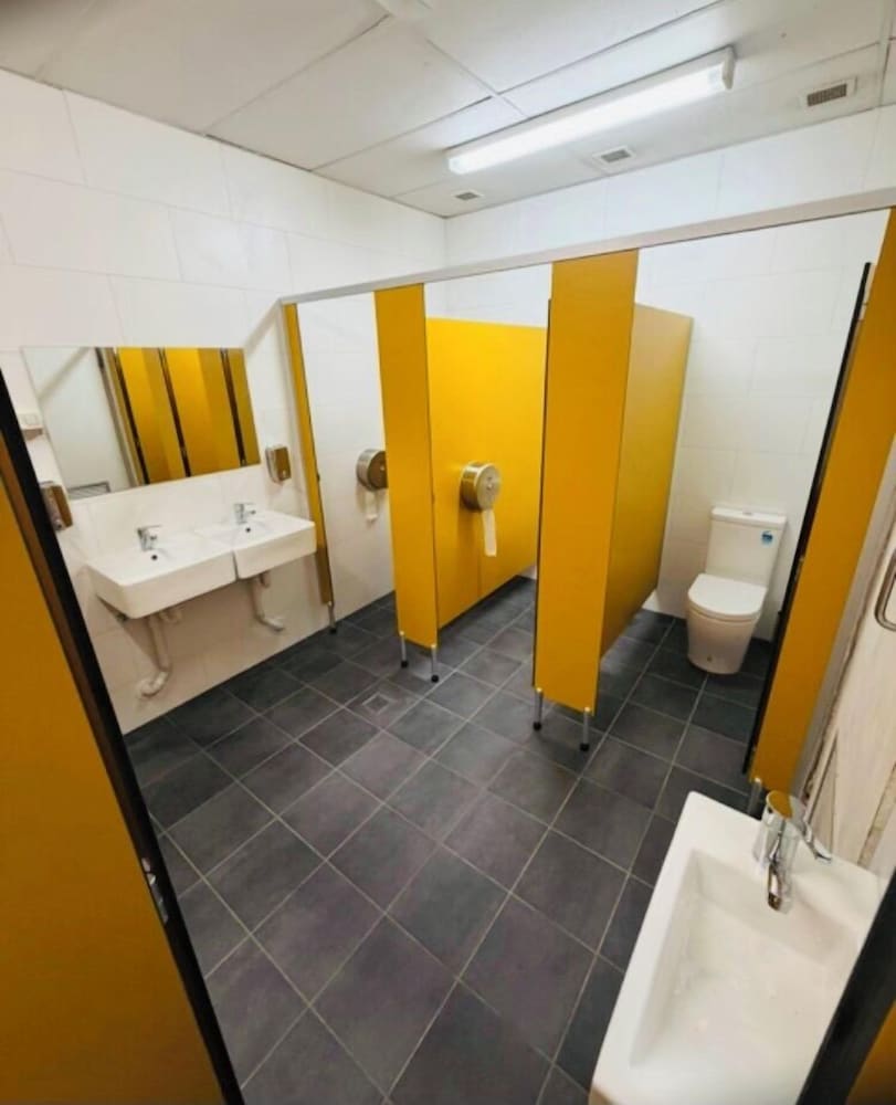 Big Backpackers Hostel 43/47