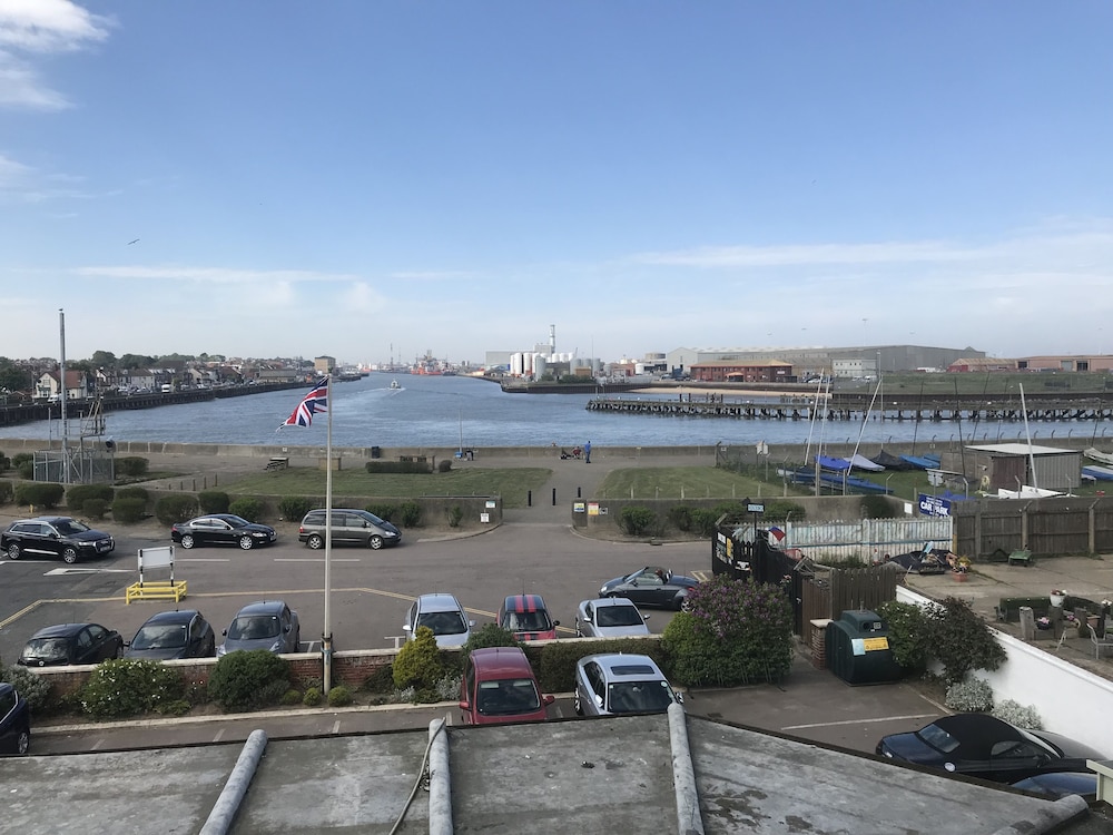 Pier Hotel 36/50