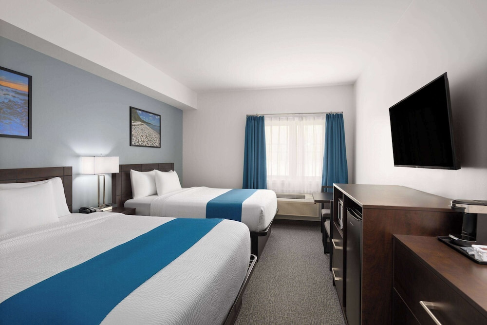 Travelodge by Wyndham Marathon 11/17