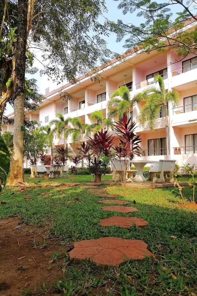 The Princess Beachfront Resort 13/18