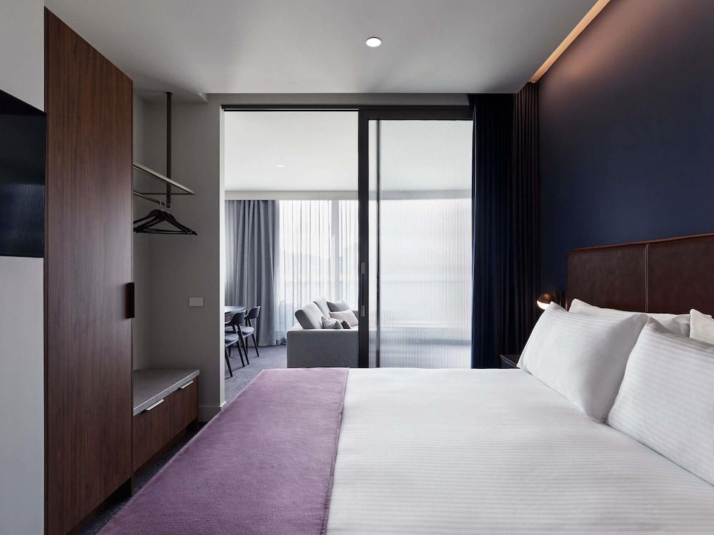 Rydges Ringwood 10/59