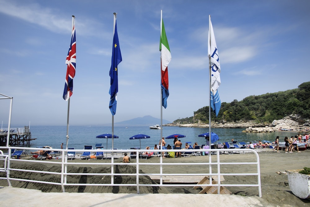 Baia Di Puolo 42/68