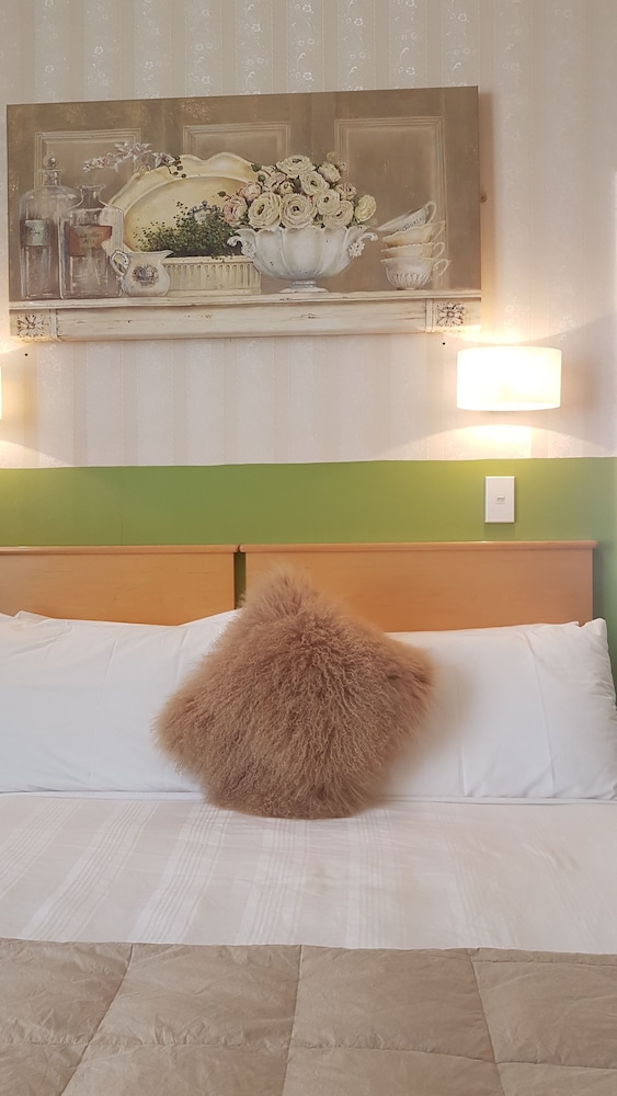 Apollo Lodge Motel 33/33