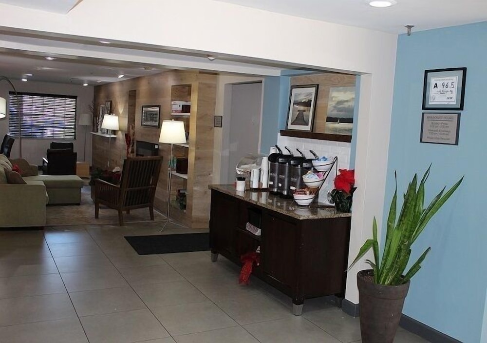 Country Inn & Suites by Radisson, Charlotte I-85 Airport, NC 11/47