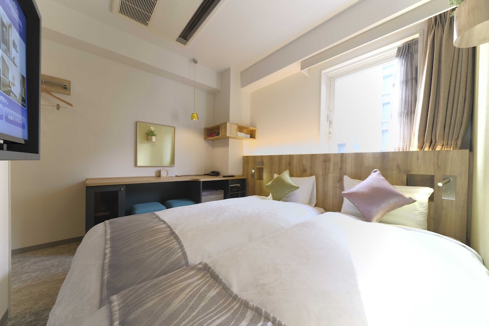 COMPACT, TWIN BEDS