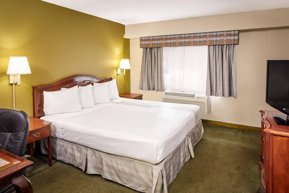 Chicago Lake Shore Hotel 30/44